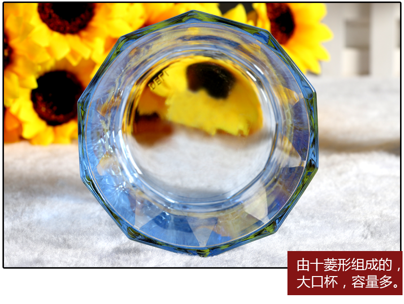 细节，容量大，简约时尚